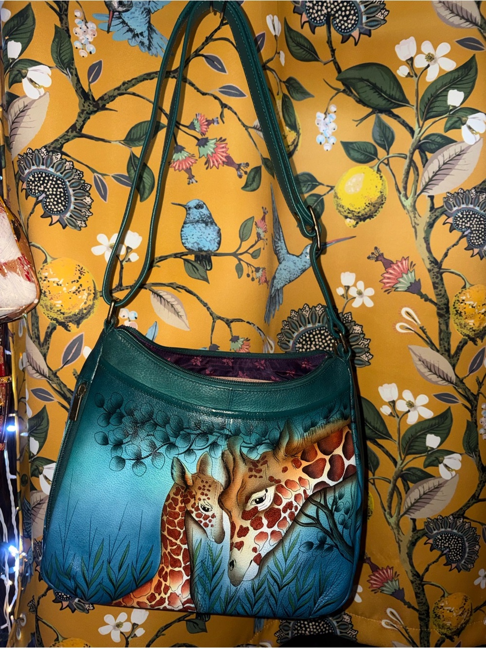 NWOT Anuschka Hand Painted Leather Zip Top Shoulder Purse - Loving Giraffe